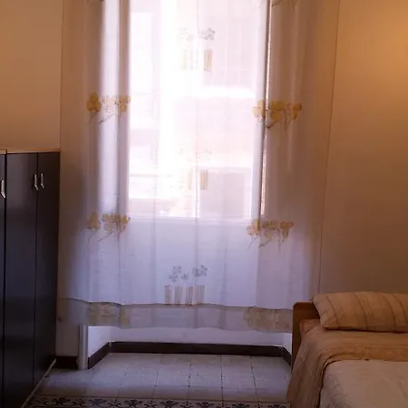 Domus Amelia Guest house