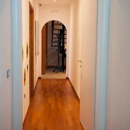 Guest house Domus Amelia 2*